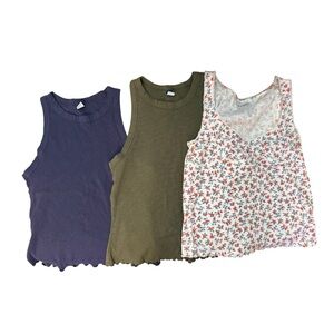 Bundle of 3 Women’s Old Navy Tank Tops Size Large